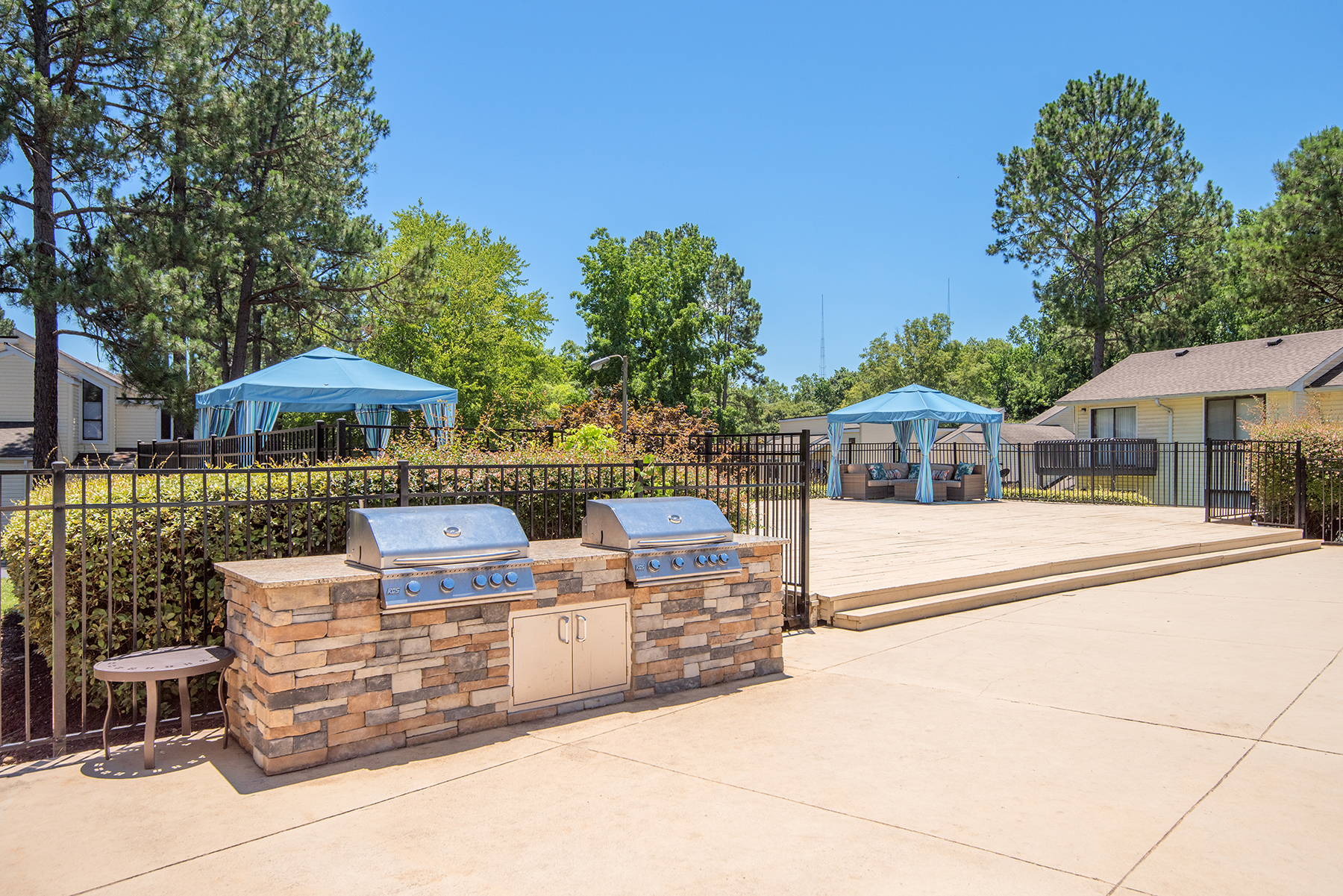 The Flats at Arrowood The Multifamily Advisory Group at Cushman